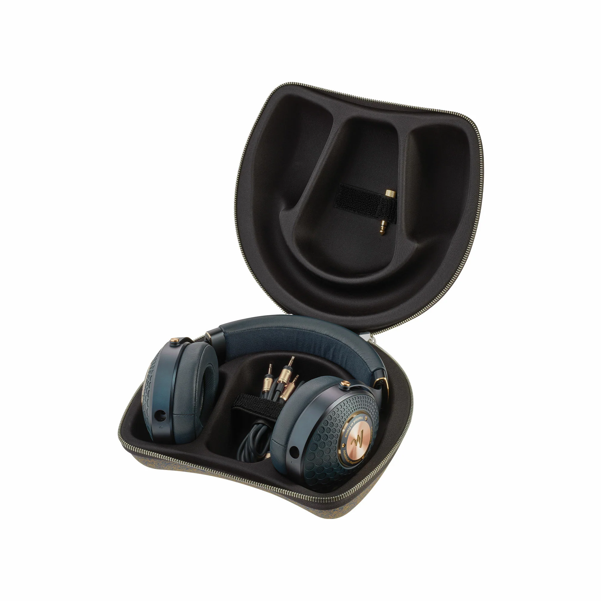 Focal Celestee Closed-back over-ear wired headphones - Image 4