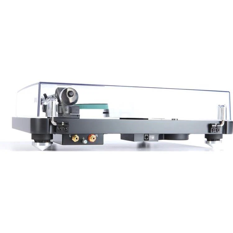 NAD C 588 Manual belt-drive turntable with factory-installed moving magnet phono cartridge - Image 4